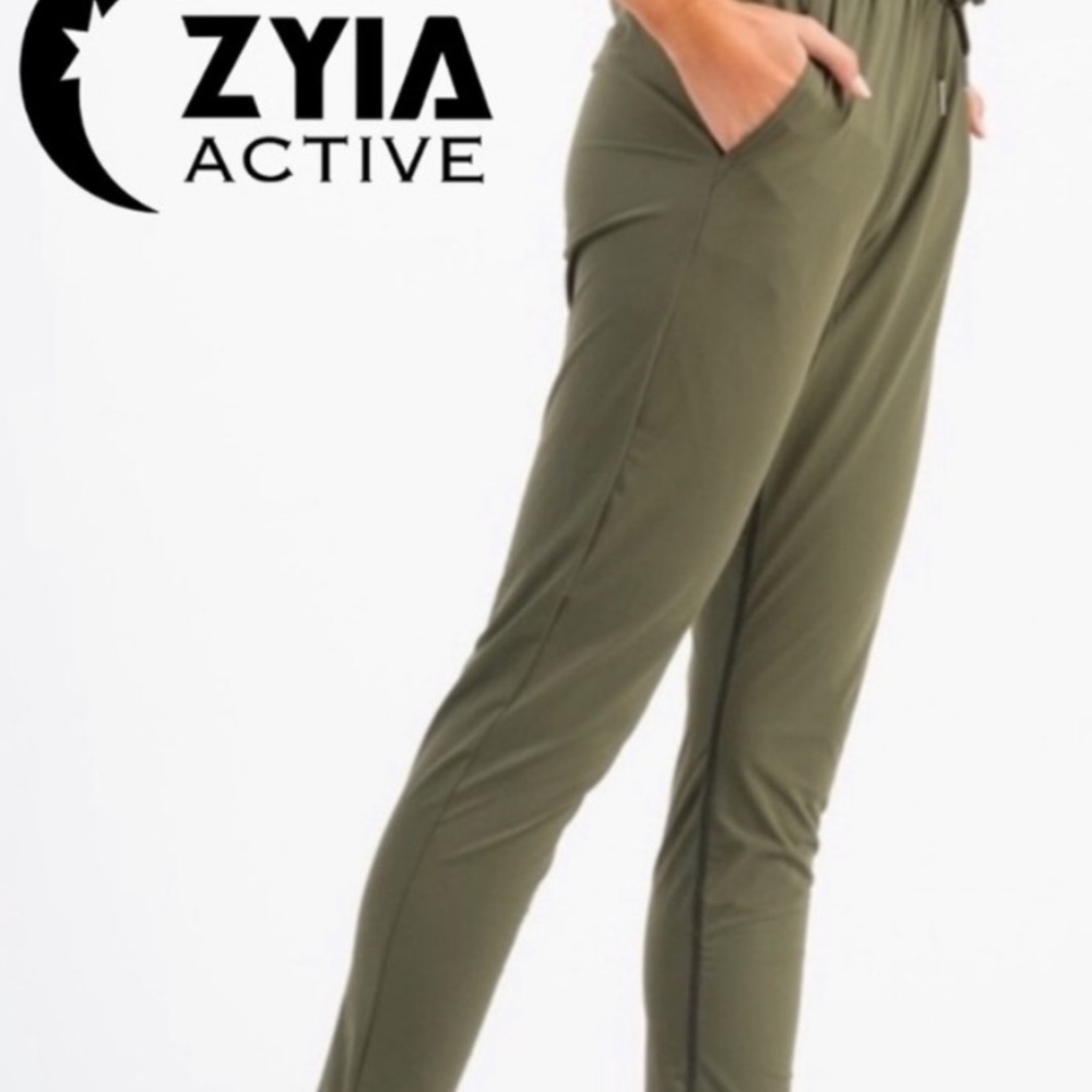 ZYIA Active Wear EVERYWHERE PANTS  NWT SZ MEDIUM
